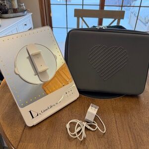 Riki Skinny LED Vanity Mirror by Glamcor – Travel Case + Accessories